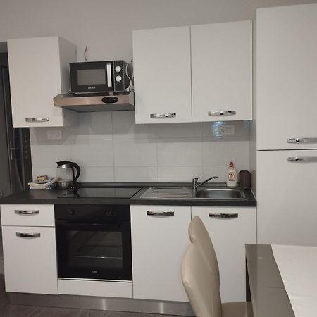 Ferienwohnung Apartman Adriatic 2 Kaštela Exterior foto